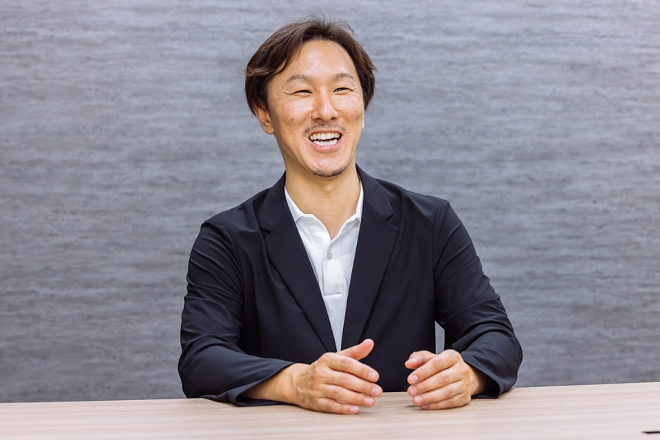 インタビュー・勤務中の画像